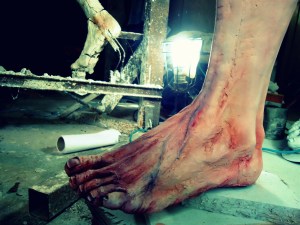 painting pintura feet foot pies priming imprimacion lifesize woman sculpture escultura mujer tamañonatural resin resinpolyester resinapolyester