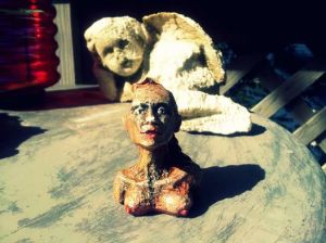 freeartfriday freeart thestreetisourgallery FAF project proyecto little sculptures women heads cabeza mujeres city ciudad freeart foundart