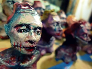 freeartfriday freeart thestreetisourgallery FAF project proyecto little sculptures women heads cabeza mujeres city ciudad freeart army ejercito armyofme