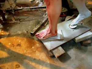 painting pintura feet foot pies priming imprimacion lifesize woman sculpture escultura mujer tamañonatural resin resinpolyester resinapolyester