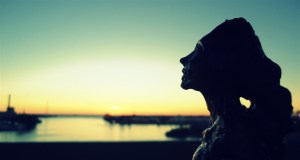 freeartfriday freeart thestreetisourgallery FAF project proyecto little sculptures women heads cabeza mujeres city ciudad freeart river rio riodelaplata shipyard harbor puerto