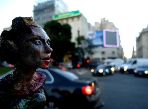 freeartfriday freeart thestreetisourgallery FAF project proyecto little sculptures women heads cabeza mujeres city ciudad freeart