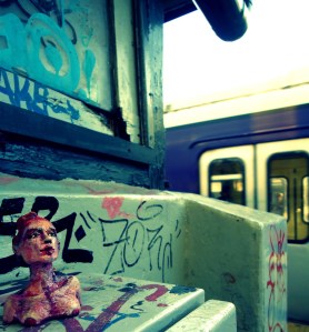 freeartfriday freeart thestreetisourgallery FAF project proyecto little sculptures women heads cabeza mujeres city ciudad freeart