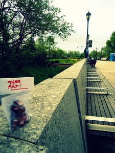 freeartfriday freeart thestreetisourgallery FAF project proyecto little sculptures women heads cabeza mujeres city ciudad freeart chelsea newyork newyorkcity USA