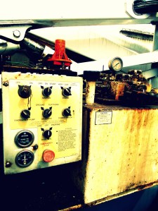 manlift woman elevator elevador montacargas machine maquina wallpainting mural wall