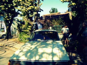 weld welding melt melting soldar soldadura metal metallic art arte sculpture escultura male hombre man van camioneta moving mudanza