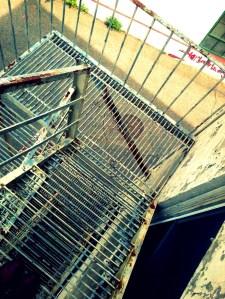 USA stairs escaleras wall wallpainting streetart urbanart mural muralpainting massachusetts boston USA unitedstates unitedstatesofamerica eastboston harbor shipyard marina